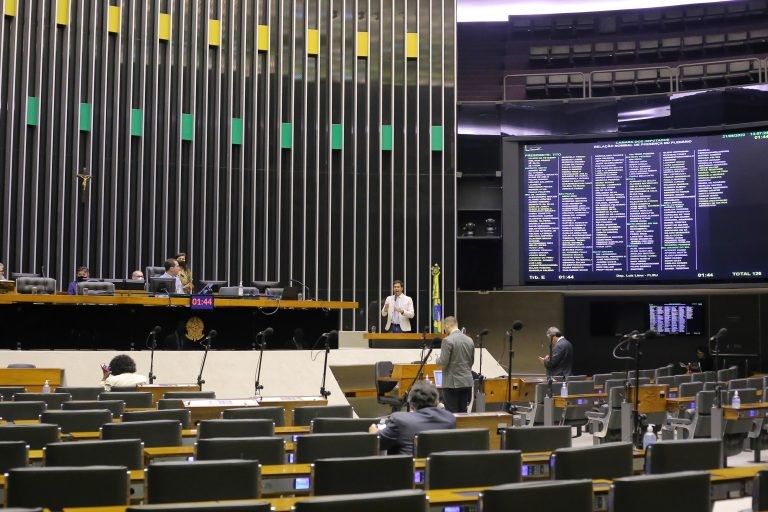 Câmara aprova Dia Nacional do Físico, em 19 de maio; acompanhe