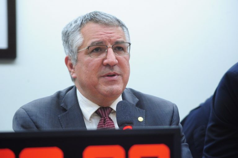 Comissão da Câmara vai sugerir notificação de deficiências nos registros de HIV