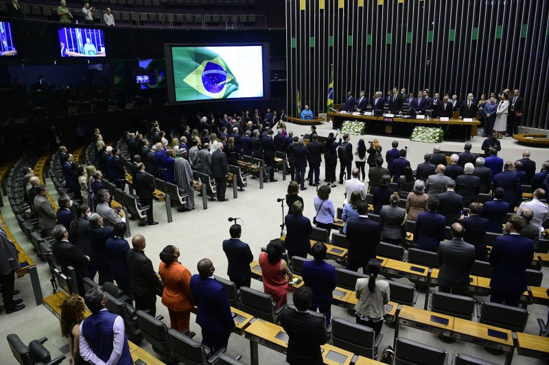 Congresso: sessão pelo Bicentenário é marcada por defesa da democracia
