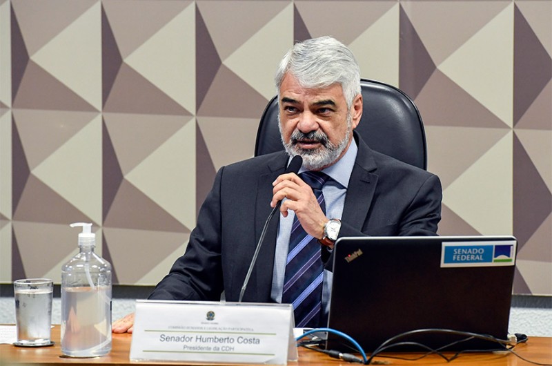 CDH pede providências em escola que carimbou alunos para não repetirem merenda