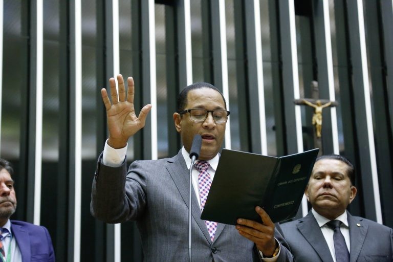 Projeto garante acessibilidade em hospitais a pessoa com nanismo