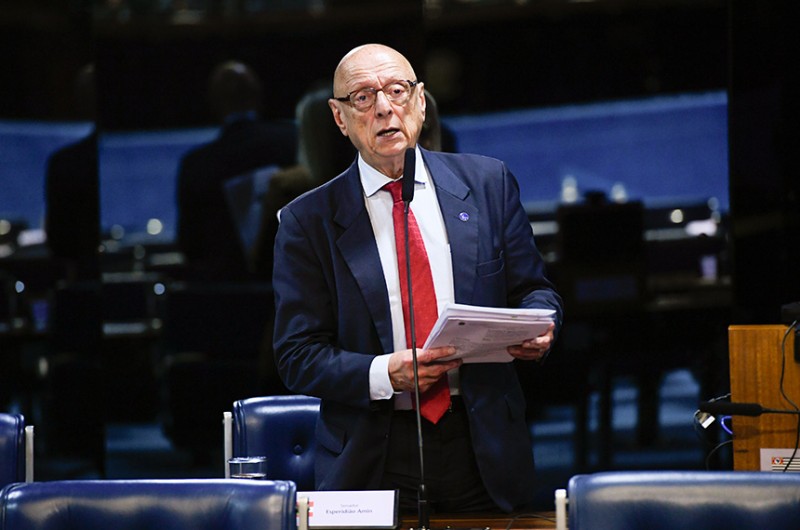 Esperidião Amin destaca atuação do Itamaraty na condução da política externa