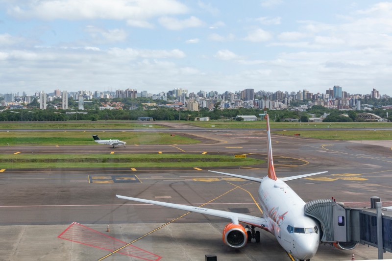 A Diretoria Colegiada da Agência Nacional de Aviação Civil (ANAC) aprovou nesta terça-feira, 20 de setembro, a atualização doRegulamento Brasileiro de Aviação Civil (RBAC) nº 139(clique no link para acessar), que dispõe sobre a certificação operacional de