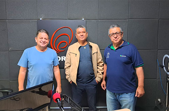 Passando a Limpo: Presidente da Câmara Municipal de Sete Lagoas discute a abertura de concurso público e a controvérsia em torno da rádio da Câmara