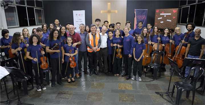Entrega dos instrumentos e acessórios para a Orquestra Jovem de Sete Lagoas