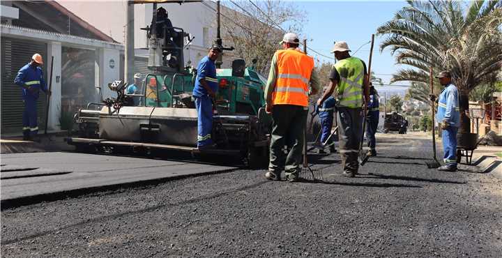 Através de pedido e intermediação do vereador Caio Valace, prefeitura de Sete Lagoas realiza obra emergencial de saneamento e pavimentação da rua Dudu Azeredo
