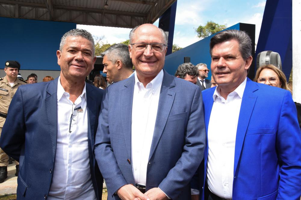 Entrega de veículos do Programa Nacional de Renovação de Frota na Iveco