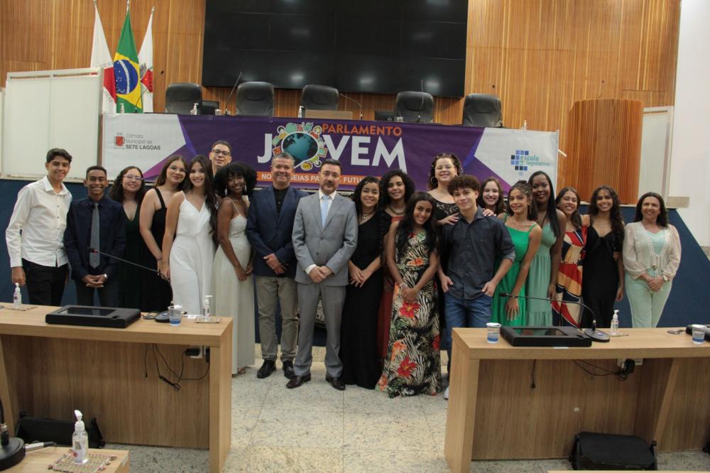 Parlamento Jovem inicia 5ª edição com posse de novos membros na Câmara Municipal
