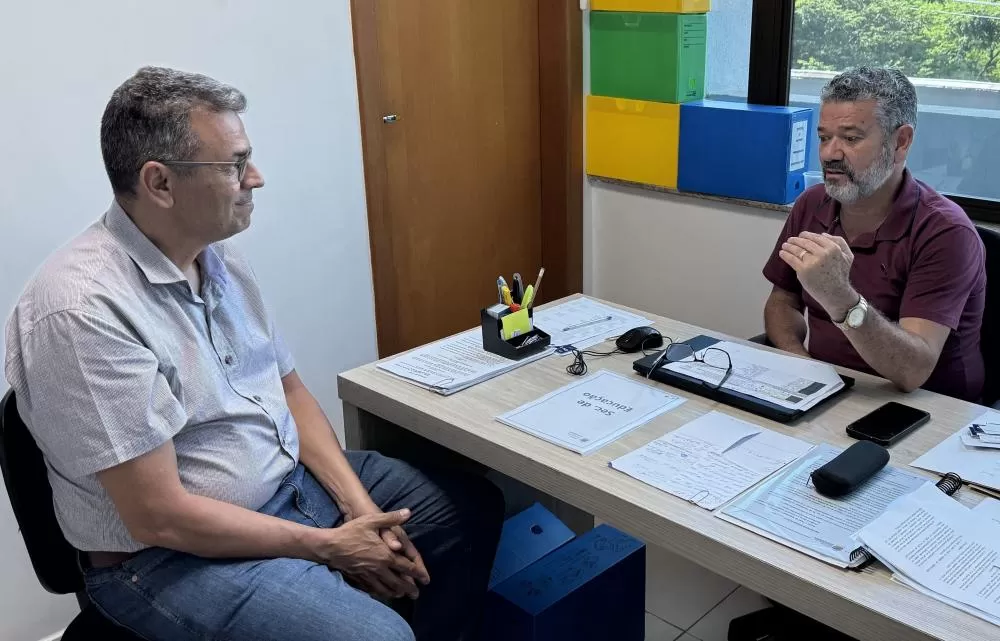 O vereador Caio Valace se reuniu com o secretário de Educação, Fernando Campos, para discutir a implementação de Parcerias Público-Privadas (PPPs) na gestão das UMEIs de Sete Lagoas