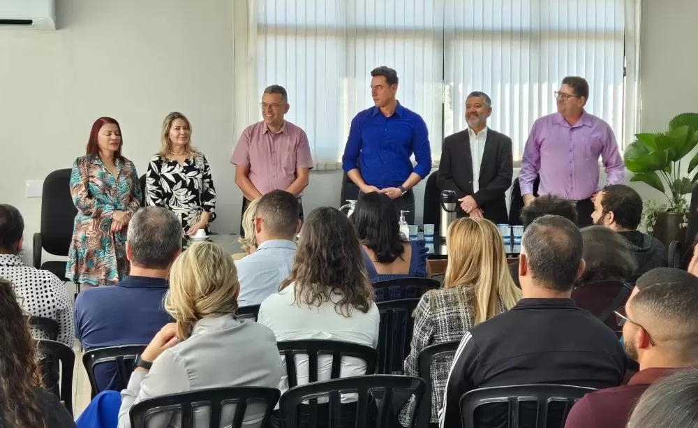 Posse do Conselho Municipal de Educação marca compromisso com a democracia e o fortalecimento do ensino em Sete Lagoas