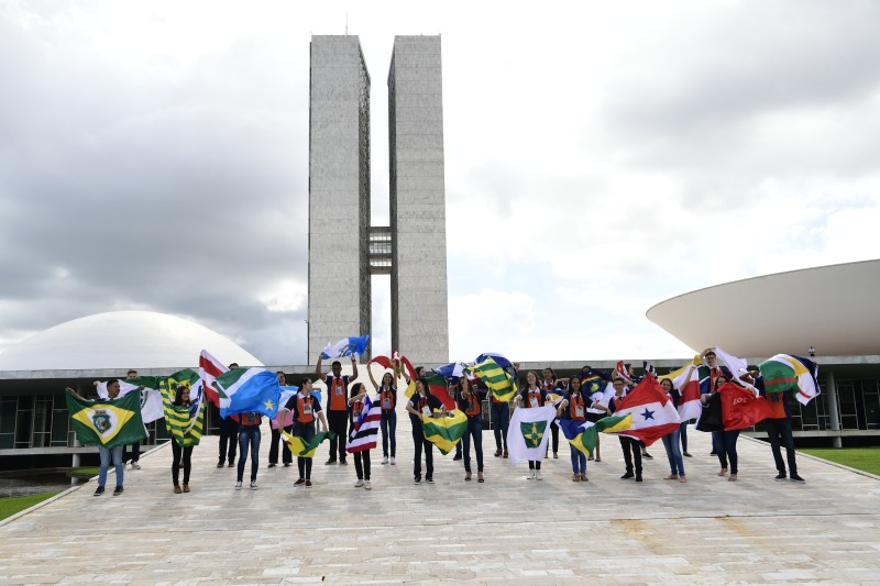Vinte e sete estudantes e professores, representando todos os estados e o DF, irão vivenciar as etapas do processo legislativo de 27 de junho a 1º de julho no Senado