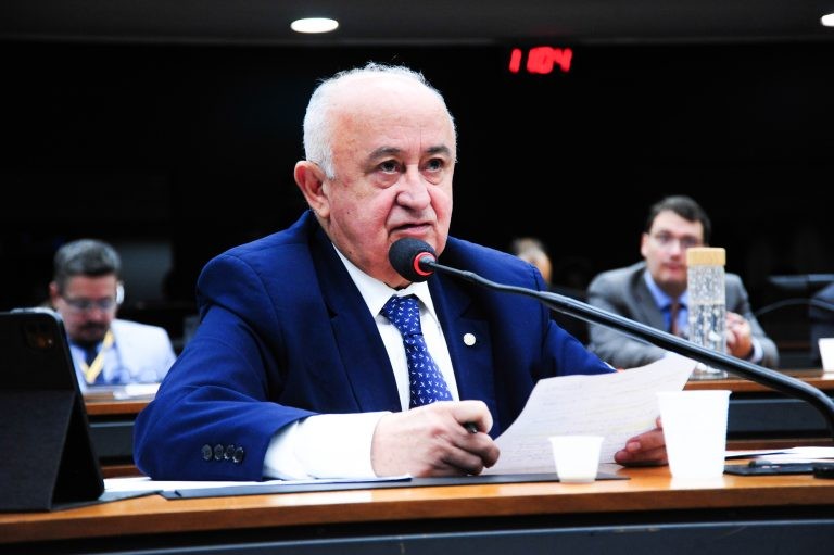 Comissão aprova projeto que destina recursos de leilões da Receita Federal às santas casas