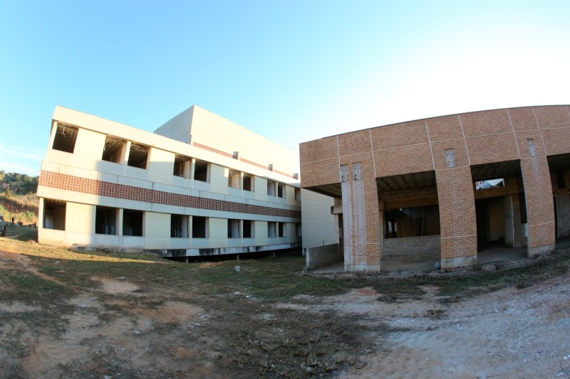 Governo de Minas lança edital para retomada de obras do Hospital Regional de Teófilo Otoni