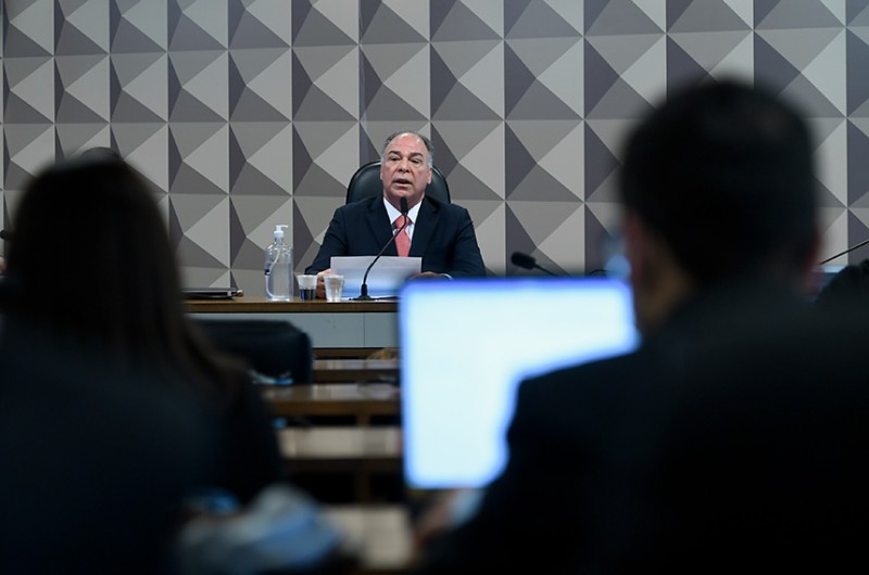 Relator propõe zerar fila do Auxílio Brasil e confirma criação de voucher caminhoneiro