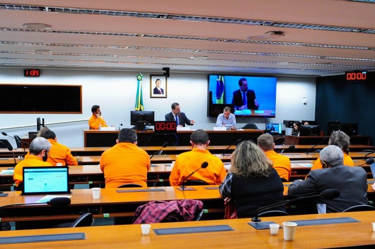 Venda da Unidade de Industrialização do Xisto no Paraná pela Petrobras é alvo de críticas