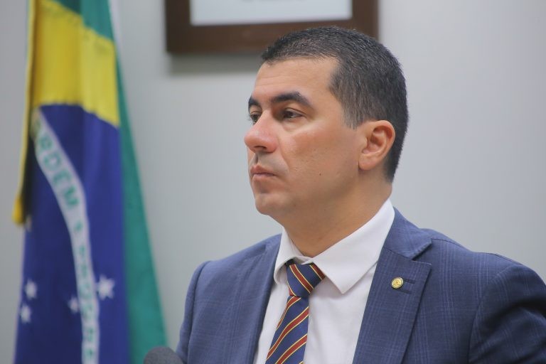 Comissão aprova projeto que prevê isenção fiscal nas adaptações de veículos de pessoas com deficiência