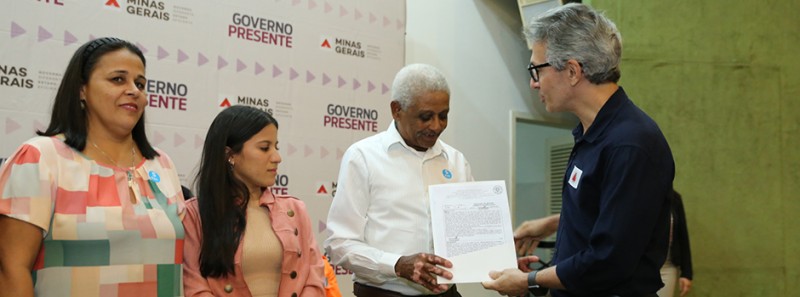 Governo de Minas entrega 988 títulos de regularização fundiária urbana no Vale do Aço