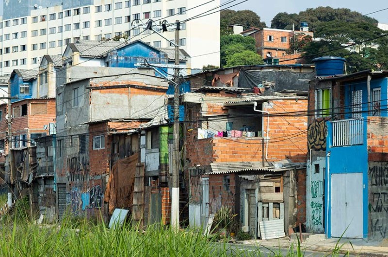 Destinação de recursos para regularização de favelas está na pauta da CAE