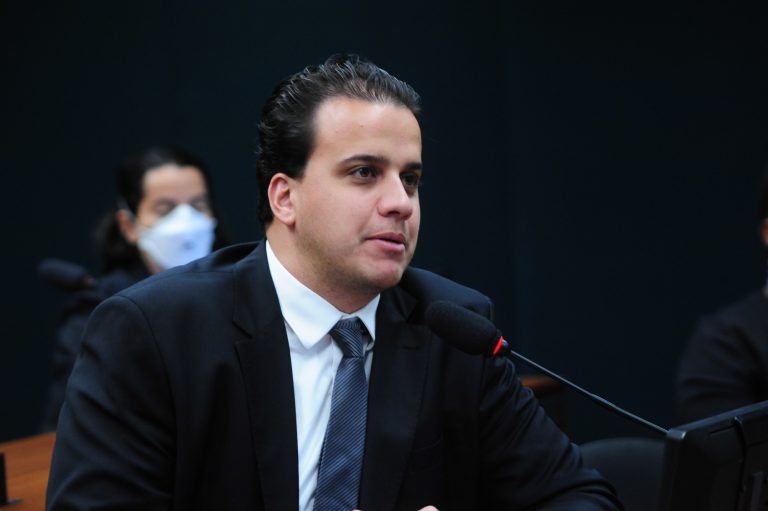 Comissão aprova projeto que dispensa registro no Detran para utilização de motocicletas em entregas