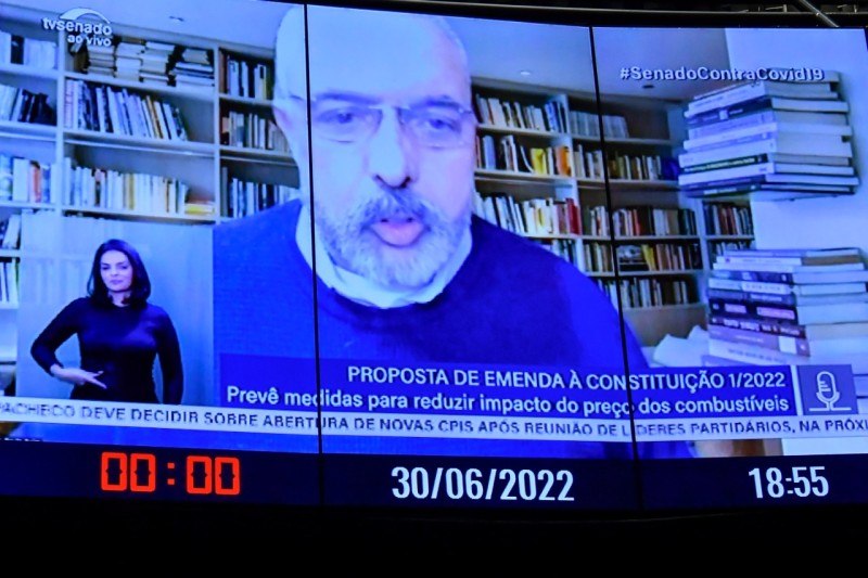 Paim declara voto a favor da PEC que amplia o pagamento de benefícios sociais