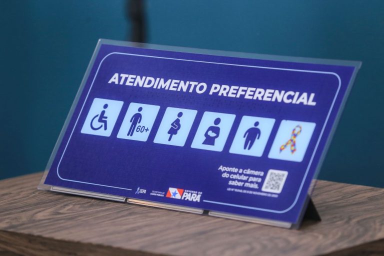 Símbolo é a fita quebra-cabeça de várias cores