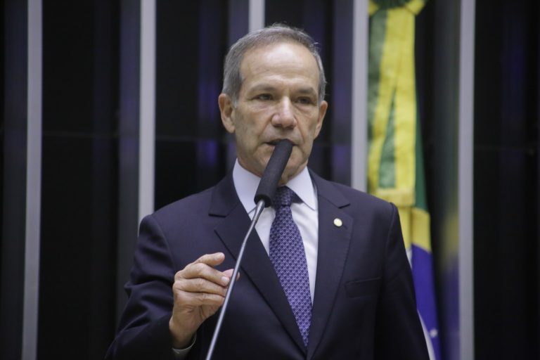 Peternelli diz que lei não pode ser escudo para ocultar dados importantes