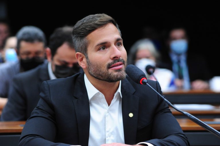 Calero teme que Bolsonaro tente inviabilizar as eleições de outubro