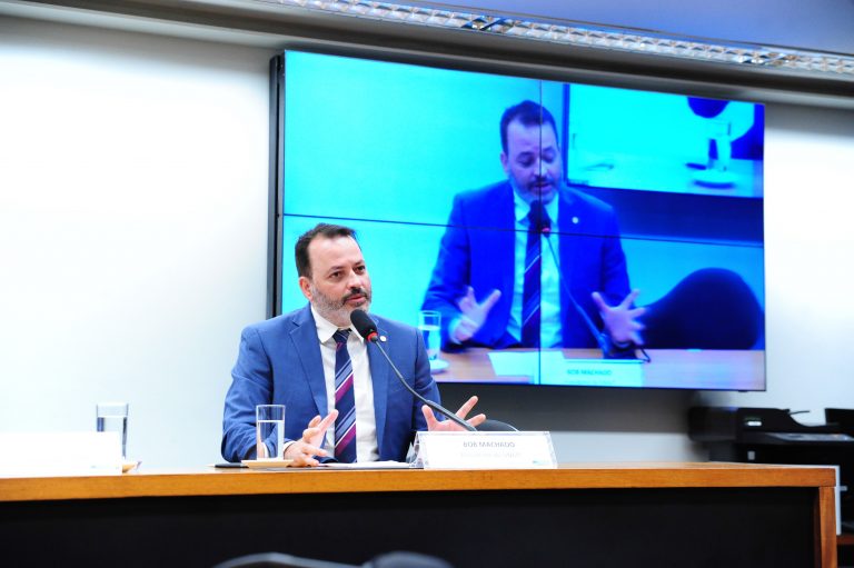 Bob Machado: o programa incentiva empresas descumpridoras das cotas de aprendizagem