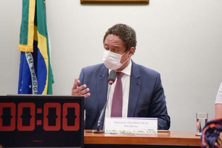 Orlando Silva vai coletar sugestões para relatório final com indicações de combate à violência política