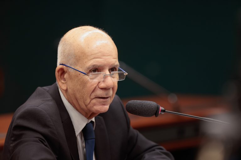 Santos defendeu tarifa módica e financiamento público