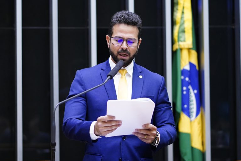 Gil Cutrim leu parecer sobre a medida provisória
