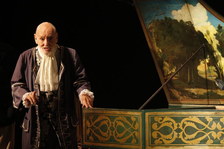 O cravista Roberto de Regina, 95 anos, faz show de despedida na Academia Brasileira de Letras -Fernando Frazão/Agência Brasil
